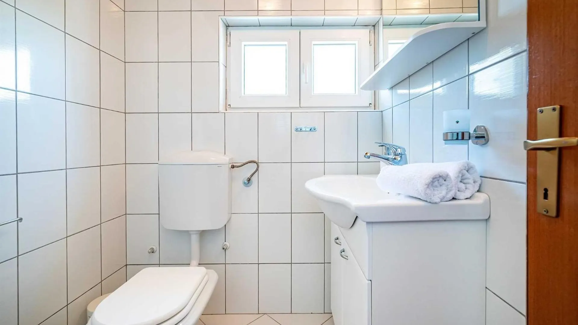 Holiday home Apartment House Simoni With Pool, Zadar County Privlaka