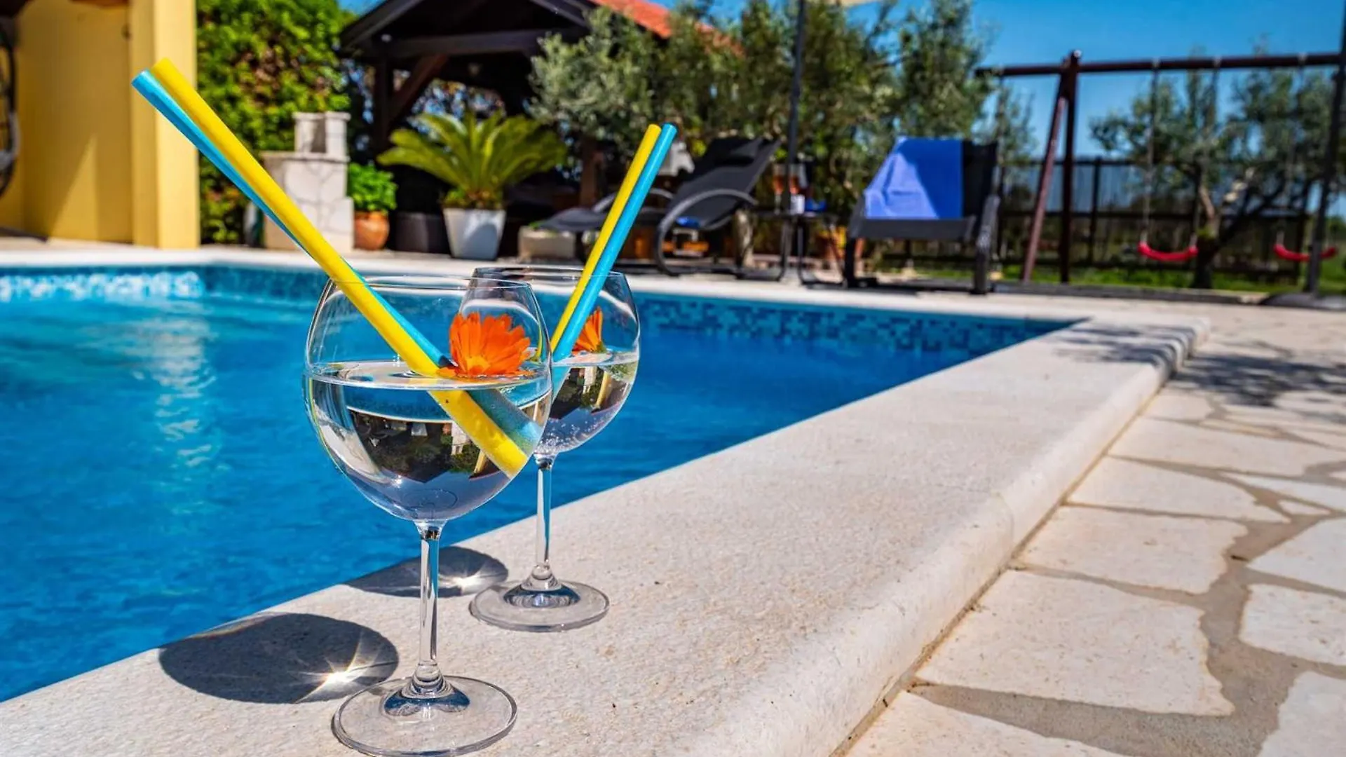 Apartment House Simoni With Pool, Zadar County Privlaka  Holiday home Privlaka (Zadar)