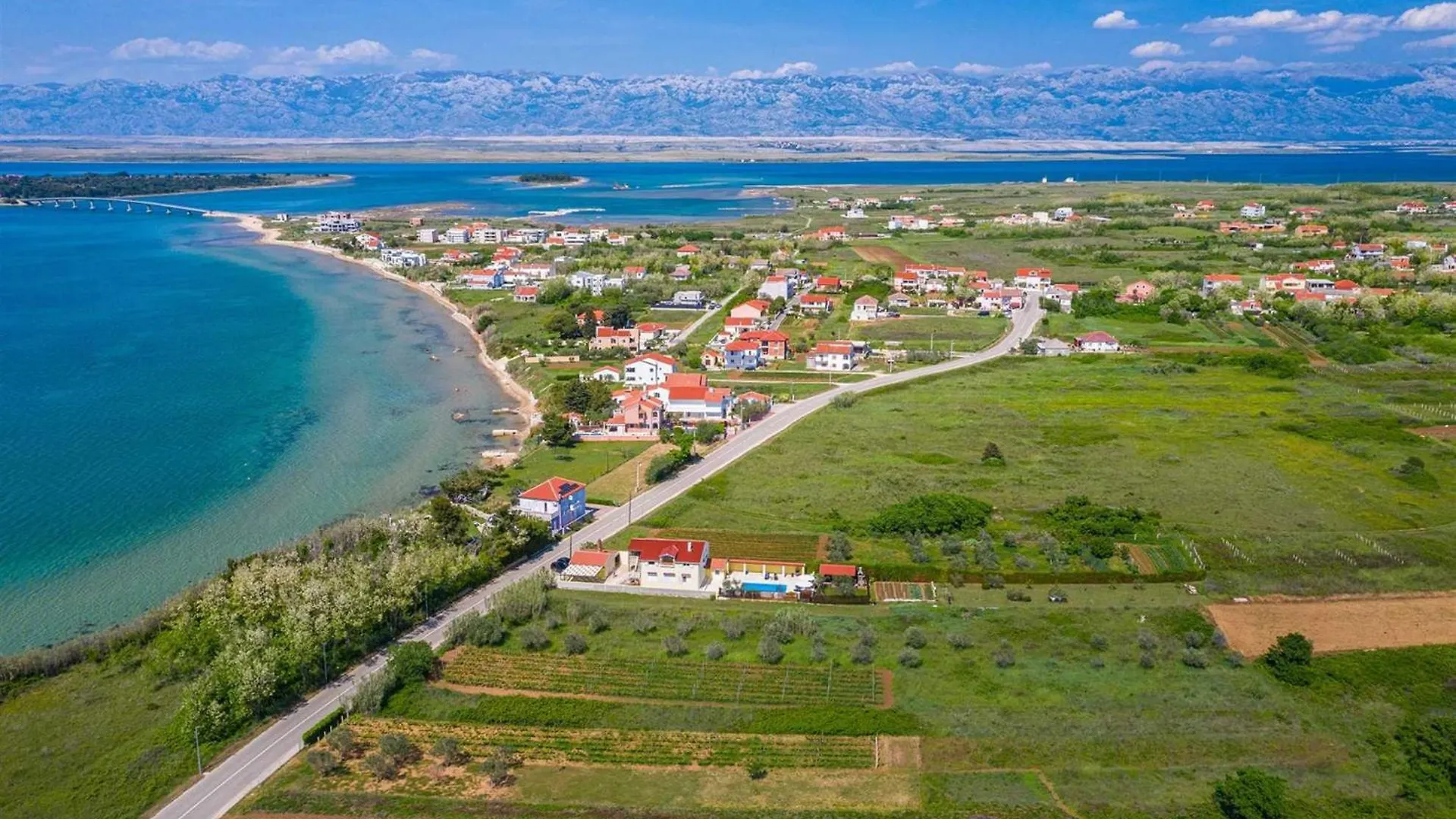 Apartment House Simoni With Pool, Zadar County Privlaka  Croatia