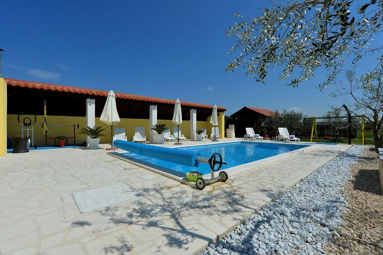 Holiday home Apartment House Simoni With Pool, Zadar County Privlaka  Croatia