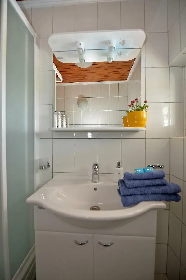 Apartment House Simoni With Pool, Zadar County Privlaka  Privlaka (Zadar)
