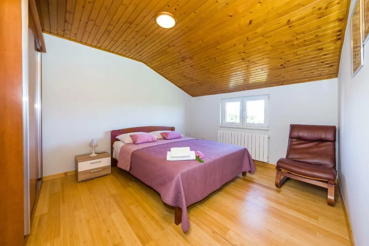 Apartment House Simoni With Pool, Zadar County Privlaka  Croatia