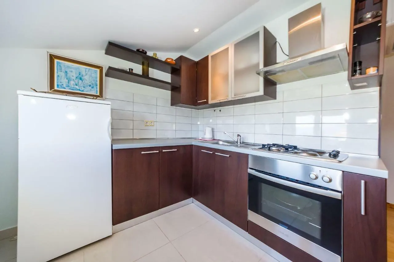 Apartment House Simoni With Pool, Zadar County Privlaka  Privlaka (Zadar)