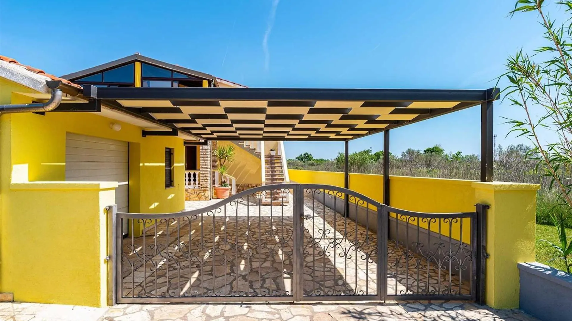 Holiday home Apartment House Simoni With Pool, Zadar County Privlaka  Croatia